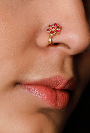 Manika 92.5 Sterling Silver Nose Pin